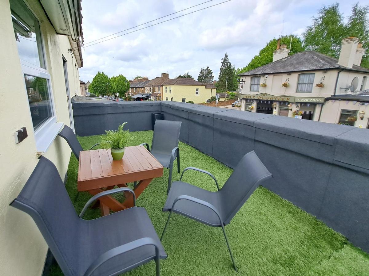Bright 3 Bed Apartment With Terrace, Free Parking On Premises ワトフォード エクステリア 写真